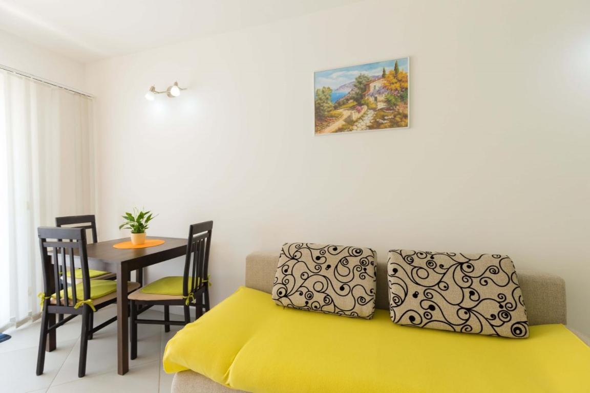 Mandy Apartma