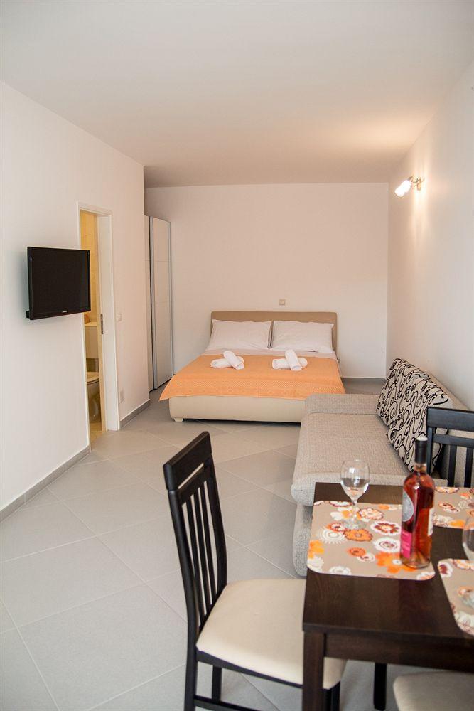 Mandy Apartma